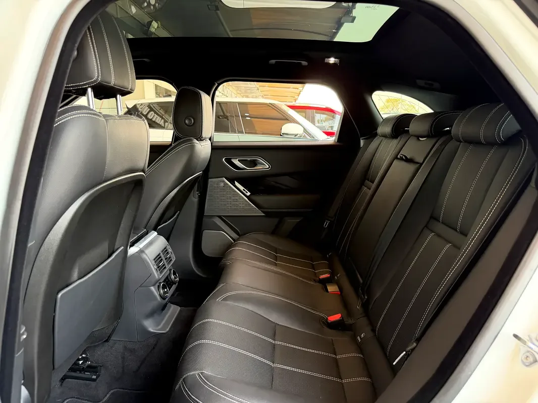 Land Rover Range Rover Velar 2.0 AT AWD (249 حصان) - 15