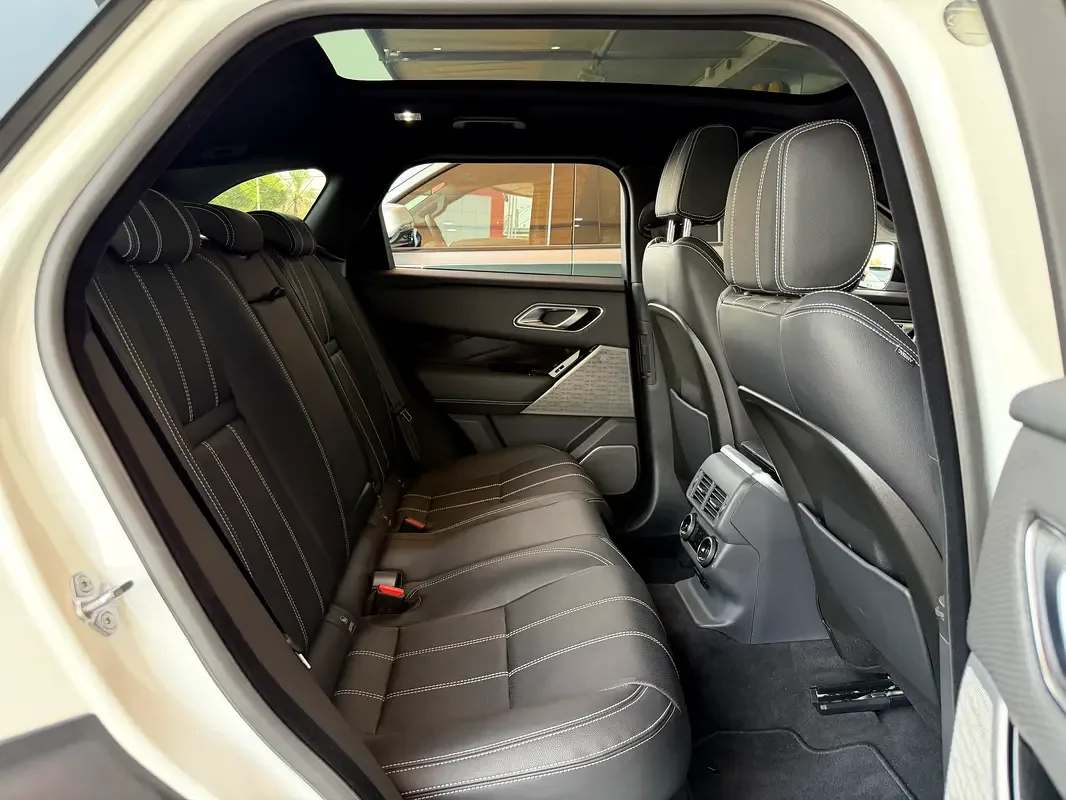 Land Rover Range Rover Velar 2.0 AT AWD (249 حصان) - 18