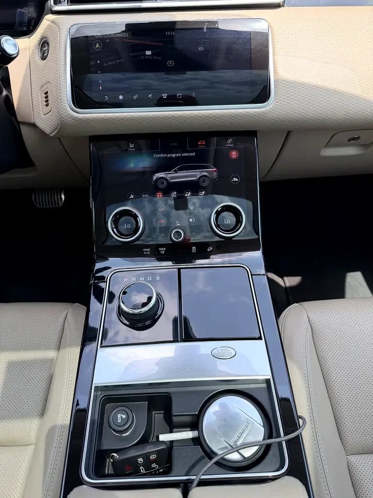 Land Rover Range Rover Velar 2.0 AT AWD (249 hp) - 9
