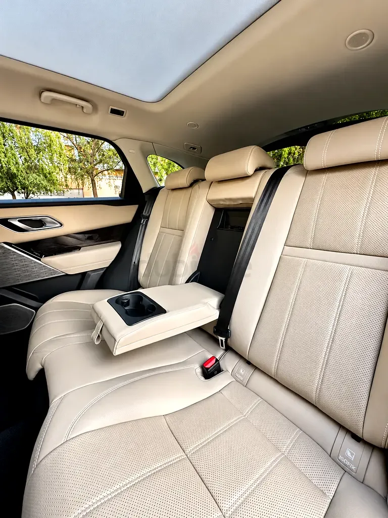 Land Rover Range Rover Velar 2.0 AT AWD (249 حصان) - 11