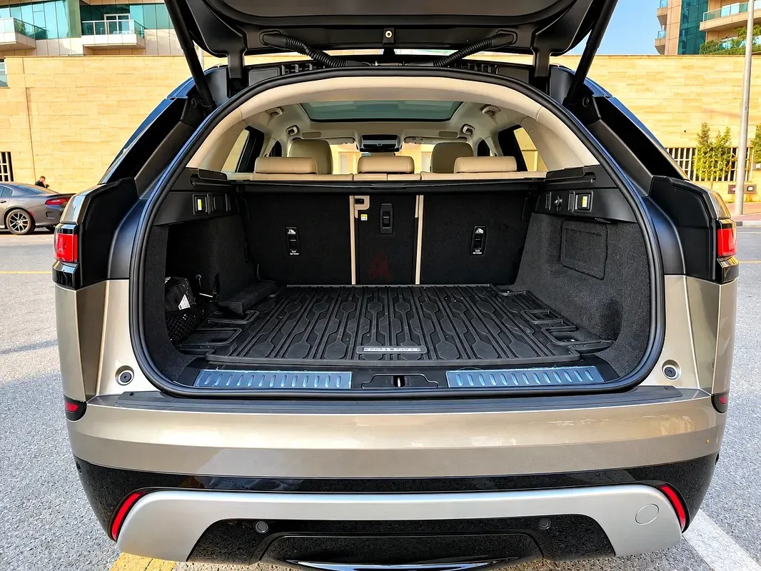 Land Rover Range Rover Velar 2.0 AT AWD (249 حصان) - 15