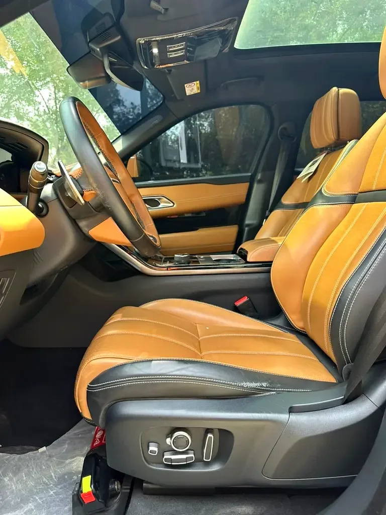Land Rover Range Rover Velar 2.0 AT AWD (300 hp) - 9