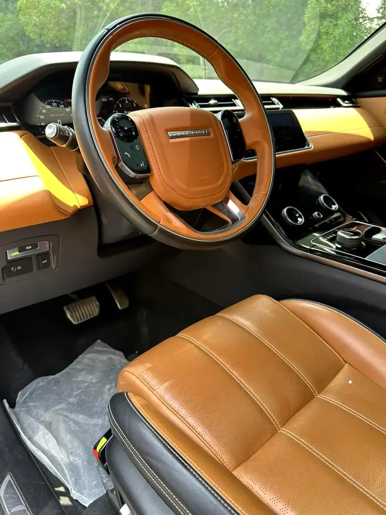 Land Rover Range Rover Velar 2.0 AT AWD (300 hp) - 13