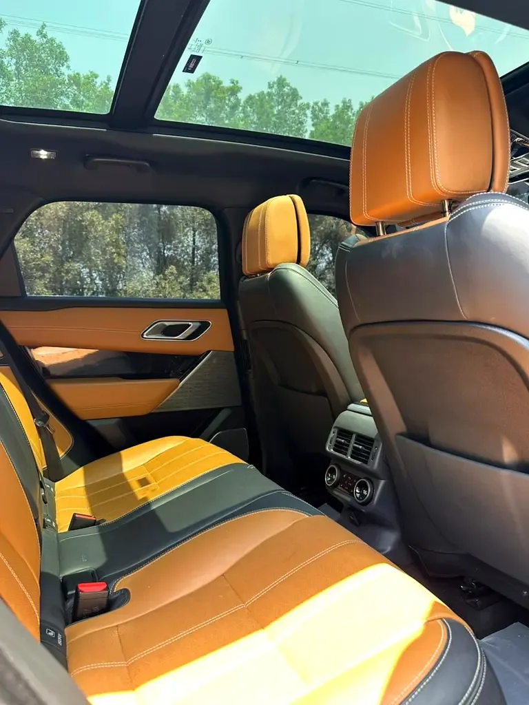 Land Rover Range Rover Velar 2.0 AT AWD (300 hp) - 14