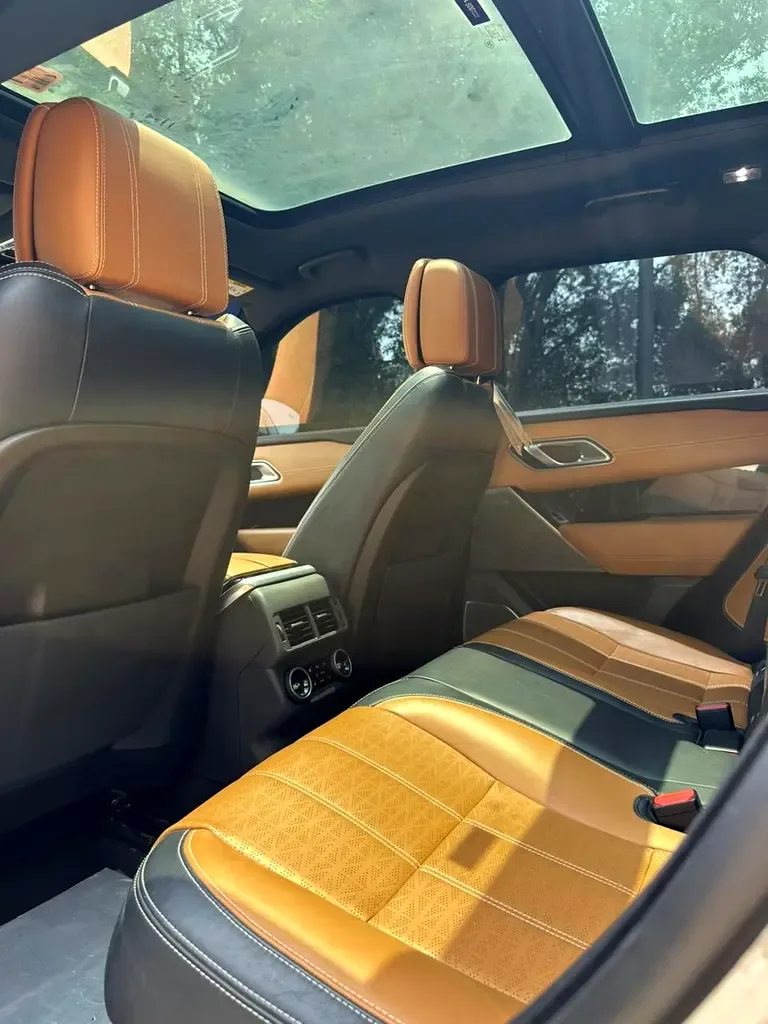 Land Rover Range Rover Velar 2.0 AT AWD (300 hp) - 16