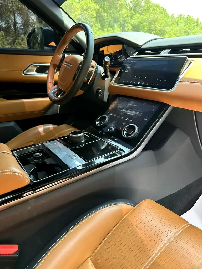 Land Rover Range Rover Velar 2.0 AT AWD (300 hp) - 18