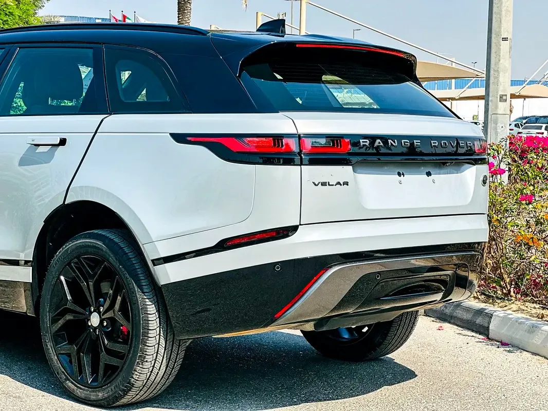 Land Rover Range Rover Velar 2.0 AT AWD (300 حصان) - 4