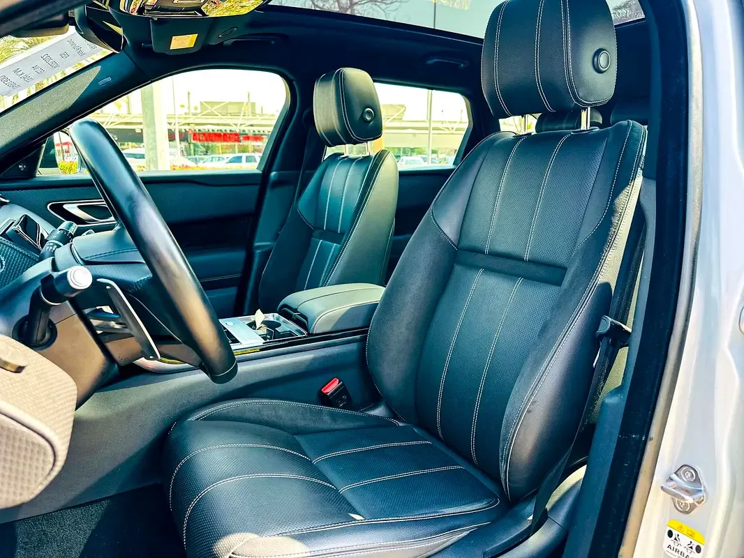 Land Rover Range Rover Velar 2.0 AT AWD (300 حصان) - 13