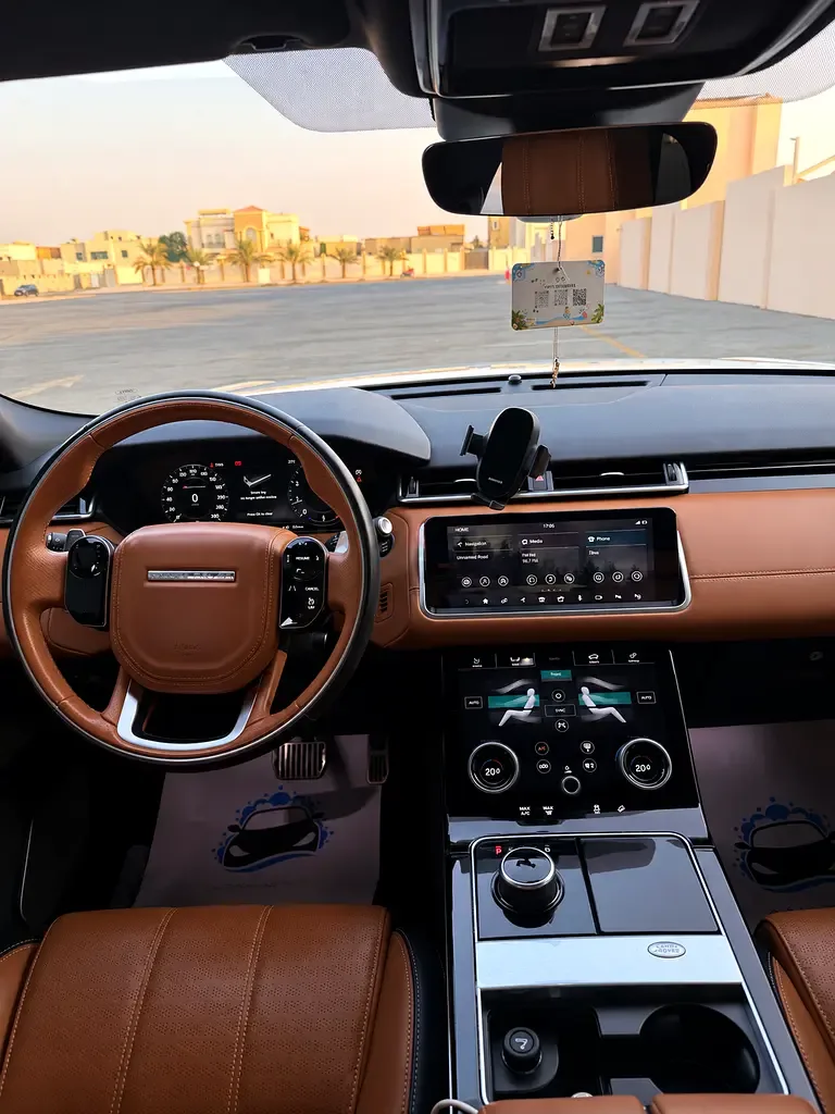 Land Rover Range Rover Velar 2.0 AT AWD (300 hp) - 6