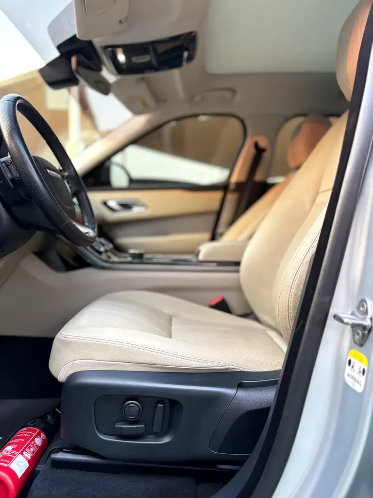 Land Rover Range Rover Velar 2.0 T AT AWD (250 حصان) - 10
