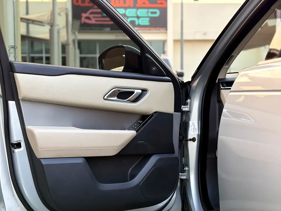 Land Rover Range Rover Velar 2.0 T AT AWD (250 حصان) - 11