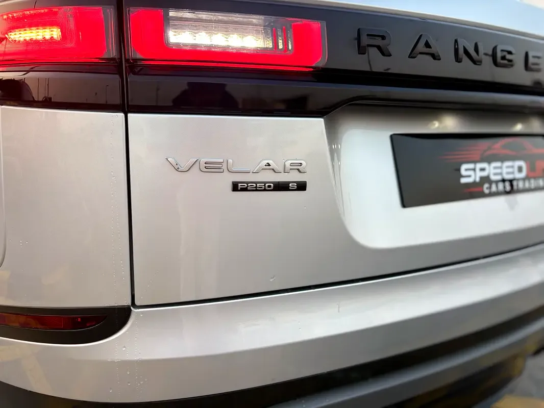 Land Rover Range Rover Velar 2.0 T AT AWD (250 حصان) - 18
