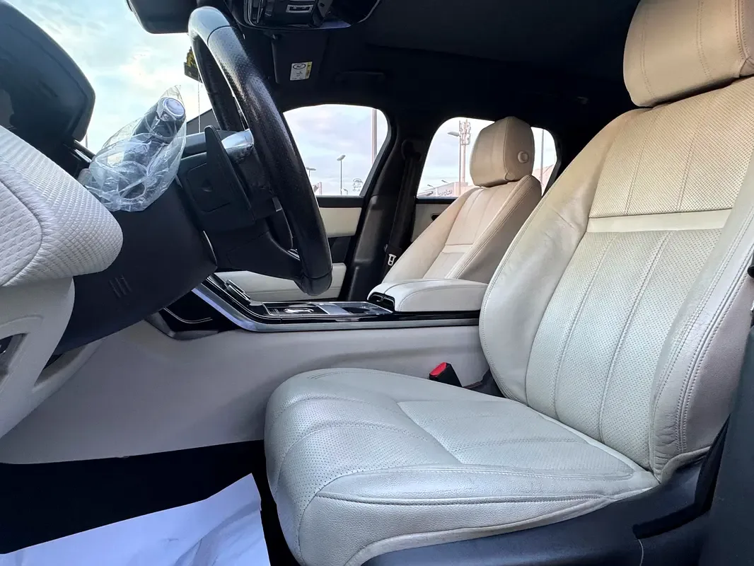 Land Rover Range Rover Velar 2.0 T AT AWD (250 حصان) - 8
