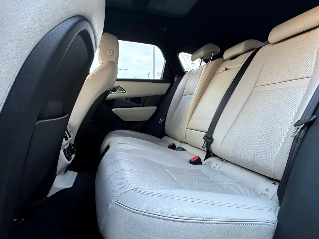 Land Rover Range Rover Velar 2.0 T AT AWD (250 حصان) - 7