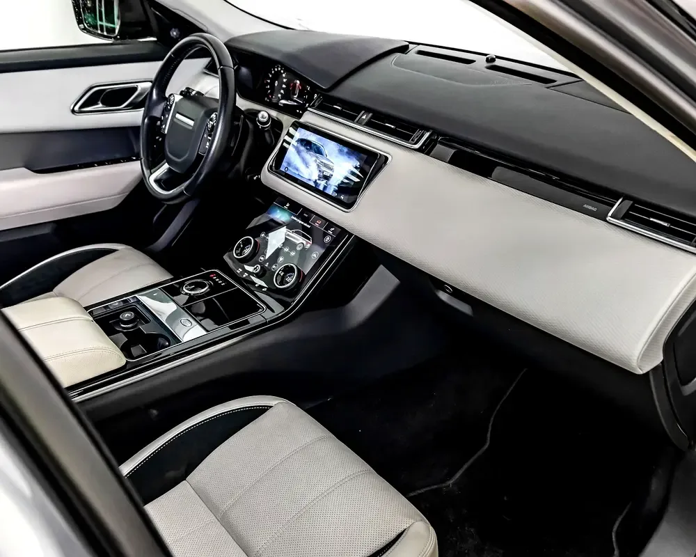Land Rover Range Rover Velar 2.0 T AT AWD (250 hp) - 9