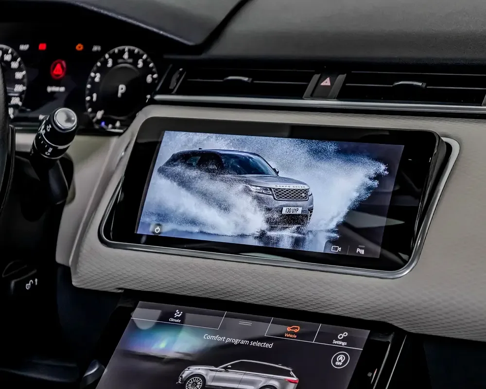Land Rover Range Rover Velar 2.0 T AT AWD (250 hp) - 12