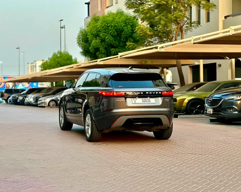 Land Rover Range Rover Velar 2.0 T AT AWD (250 حصان) - 6