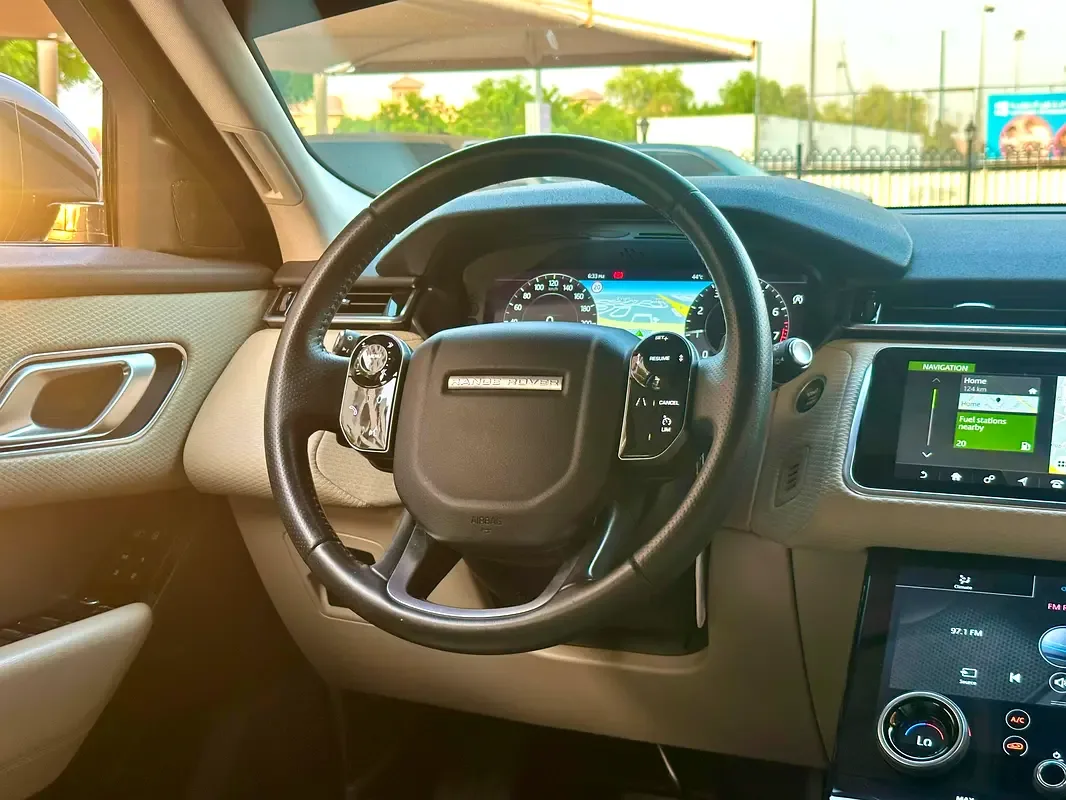 Land Rover Range Rover Velar 2.0 T AT AWD (250 حصان) - 10