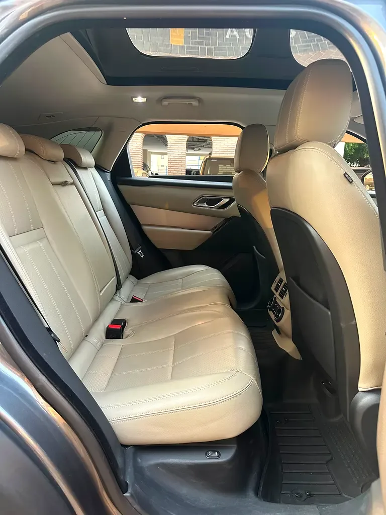 Land Rover Range Rover Velar 2.0 T AT AWD (250 حصان) - 12