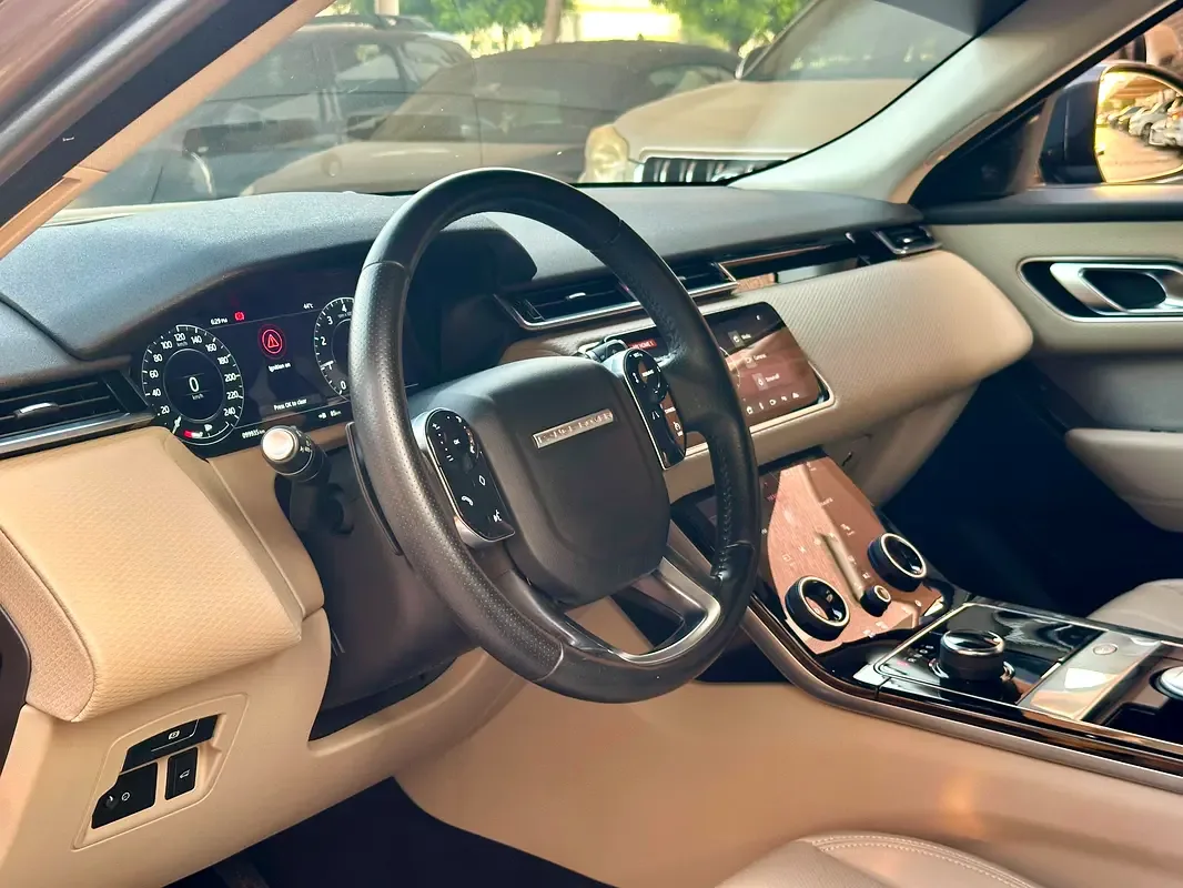 Land Rover Range Rover Velar 2.0 T AT AWD (250 حصان) - 16