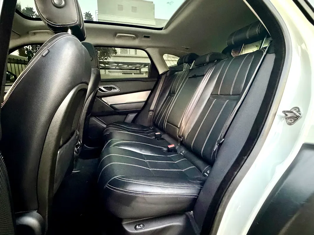 Land Rover Range Rover Velar 2.0 T AT AWD (250 حصان) - 13