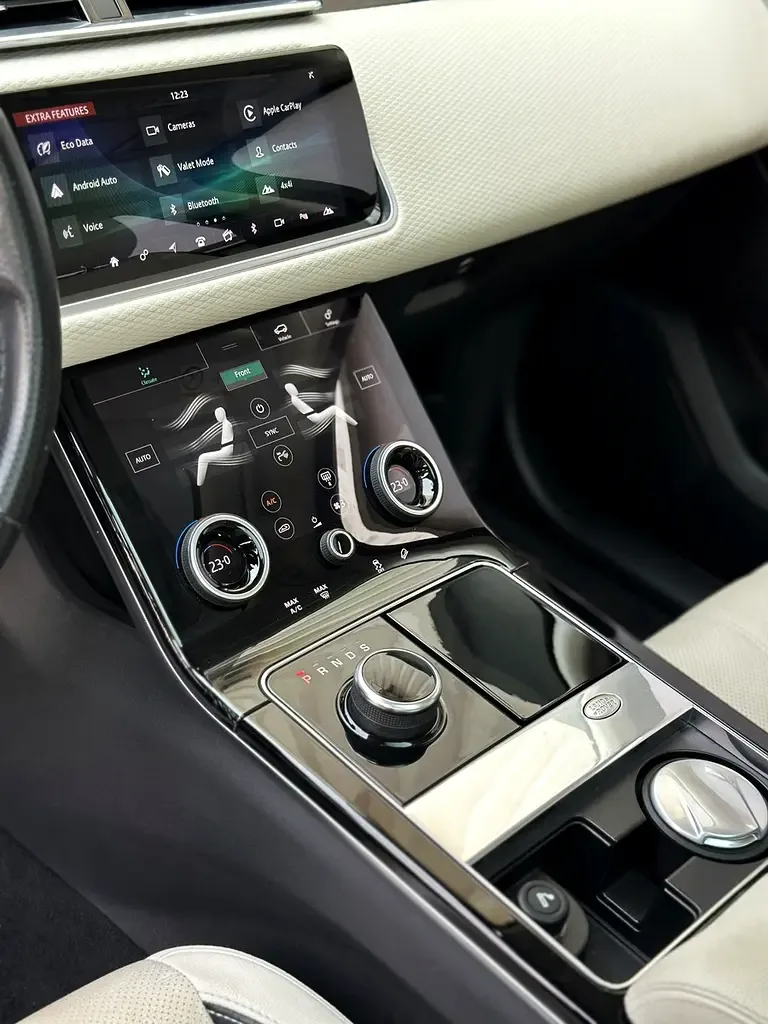Land Rover Range Rover Velar 2.0 T AT AWD (250 hp) - 14