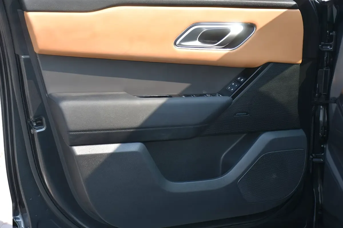 Land Rover Range Rover Velar 3.0 AT AWD (400 hp) - 17