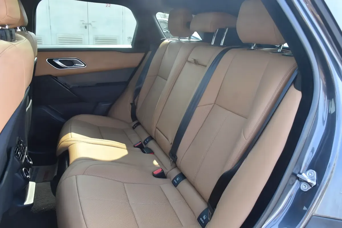 Land Rover Range Rover Velar 3.0 AT AWD (400 hp) - 16