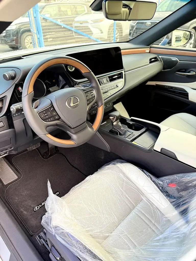 Lexus ES 2.5 CVT (218 hp) - 8