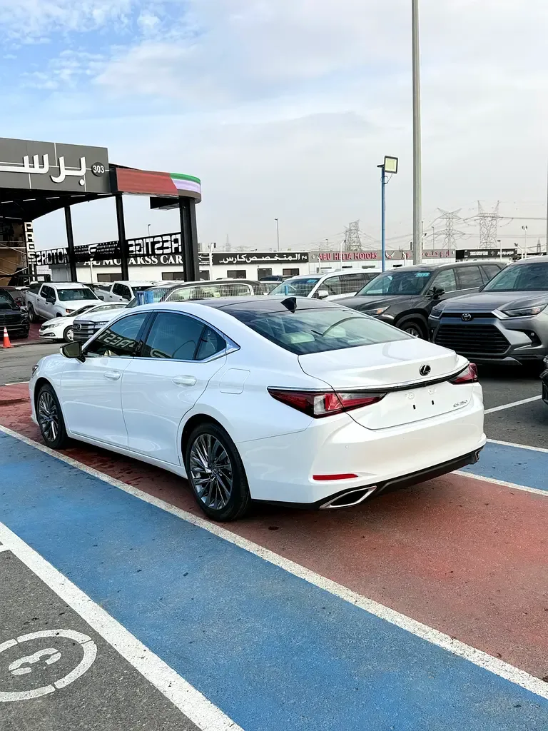 Lexus ES 2.5 CVT (218 hp) - 14