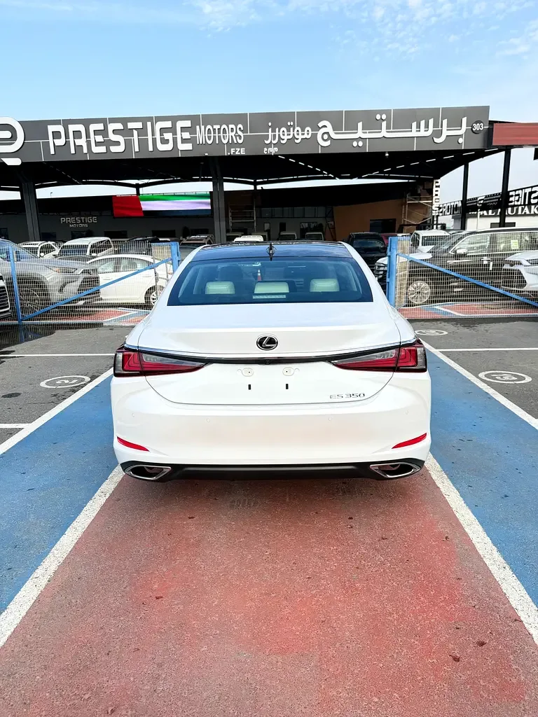 Lexus ES 2.5 CVT (218 hp) - 16