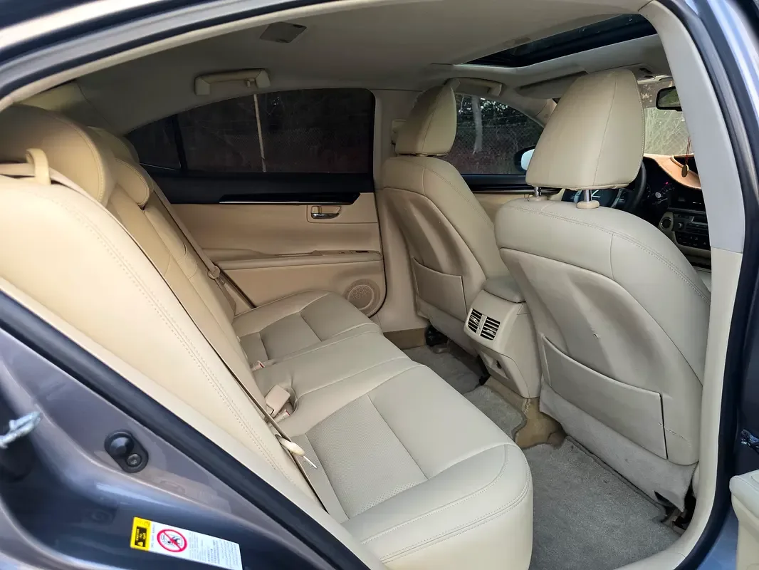 Lexus ES 250 AT (184 hp) - 12