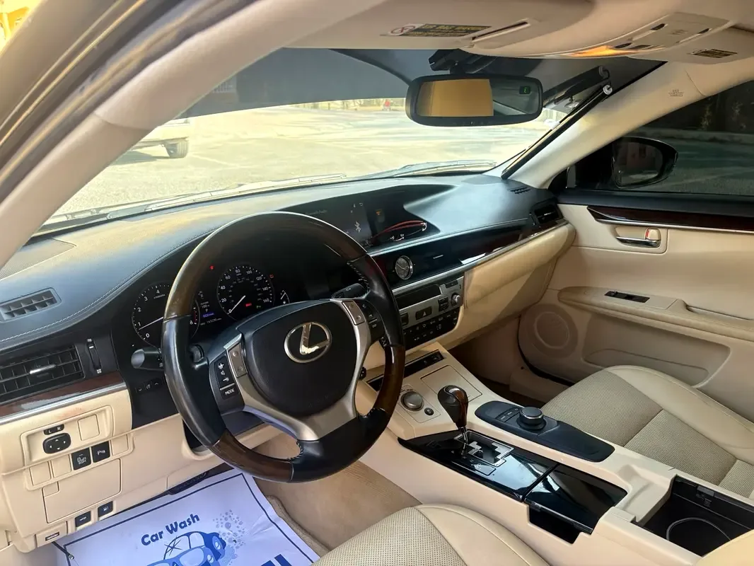 Lexus ES 250 AT (184 hp) - 2