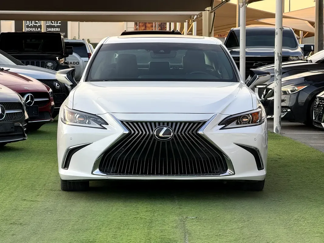 Lexus ES 250 AT (200 hp)