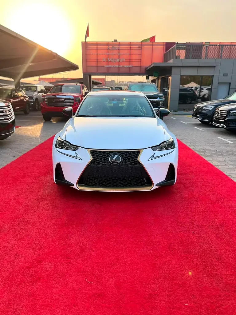 Lexus ES 300h CVT (218 hp)