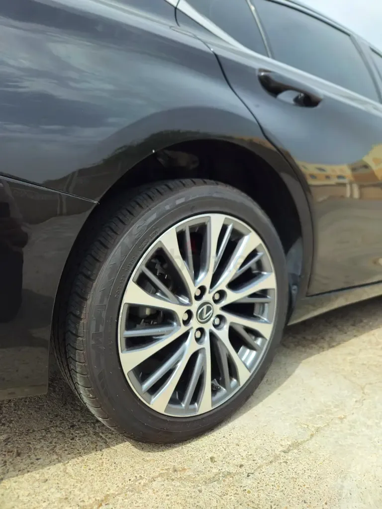 Lexus ES 300h CVT (218 hp) - 2