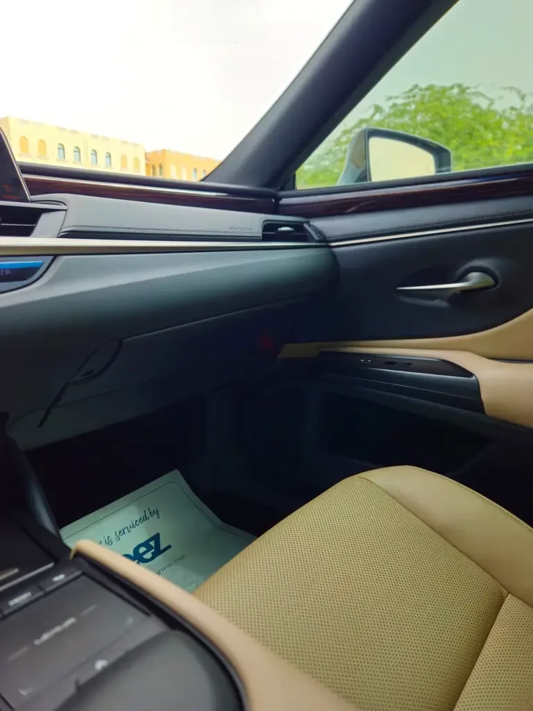 Lexus ES 300h CVT (218 hp) - 5