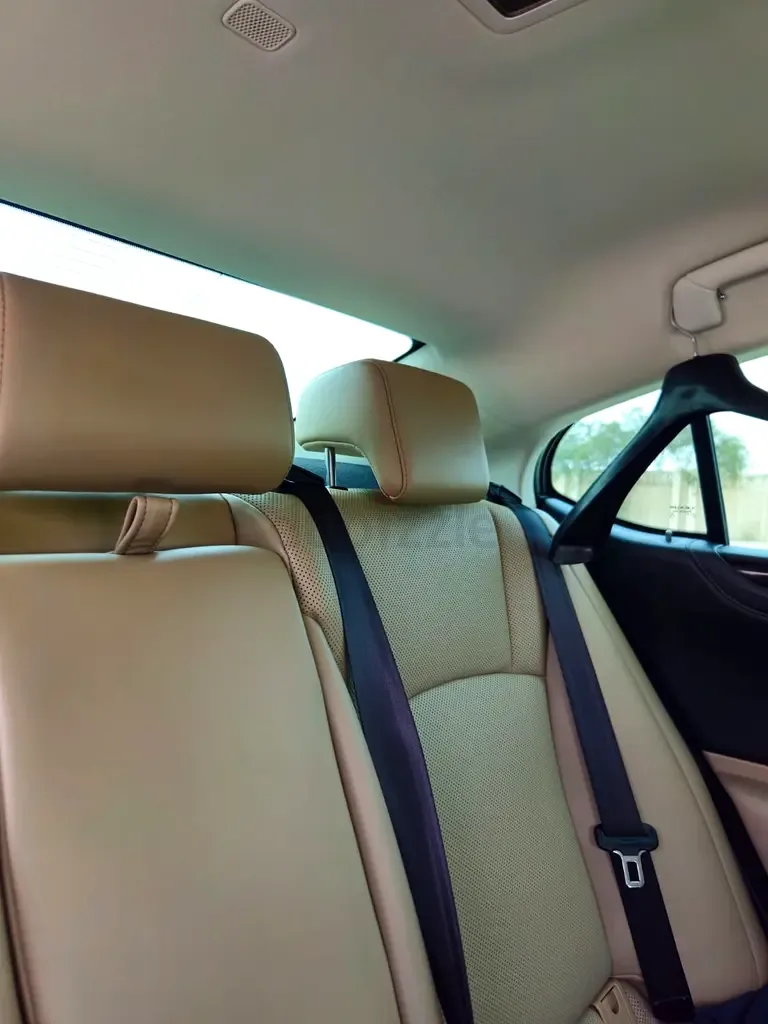 Lexus ES 300h CVT (218 hp) - 15