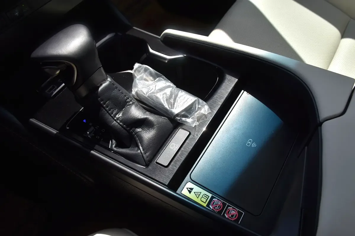 Lexus ES 3.5 AT (249 hp) - 9