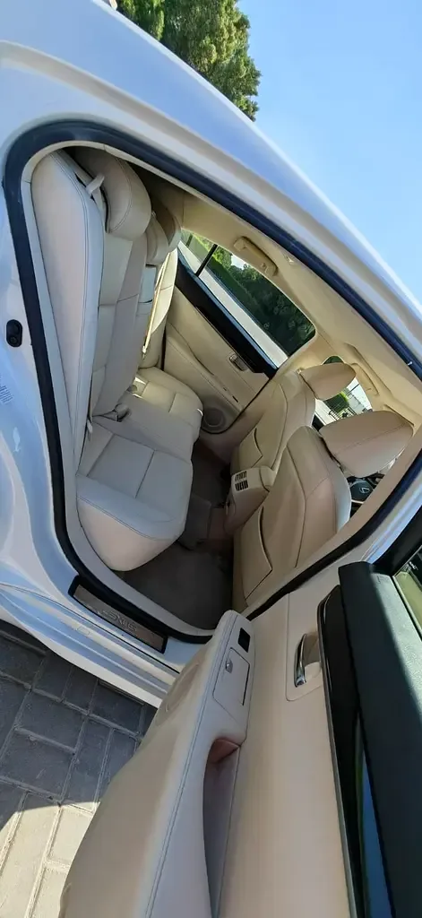 Lexus ES 350 AT (249 hp) - 14