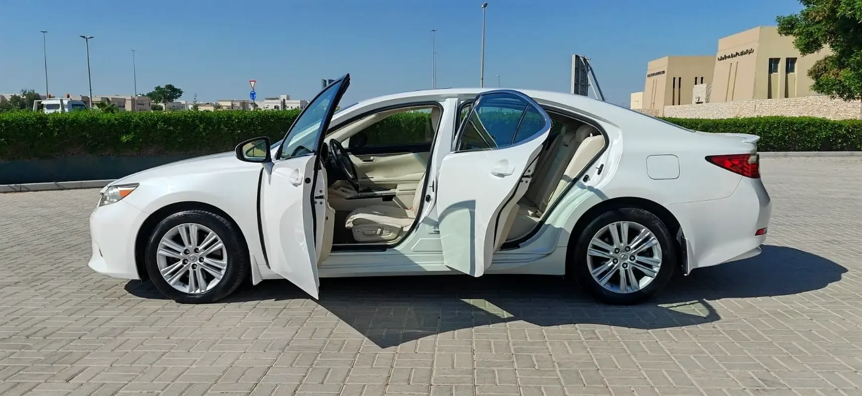 Lexus ES 350 AT (249 hp) - 17