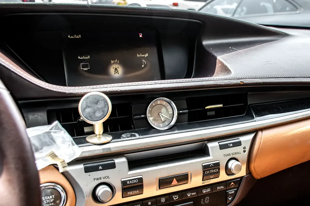 Lexus ES 350 AT (249 حصان) - 9