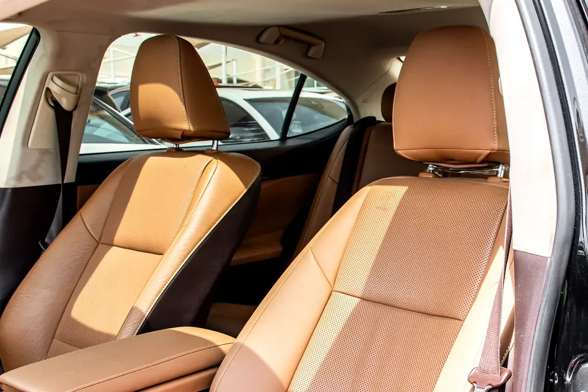 Lexus ES 350 AT (249 حصان) - 11