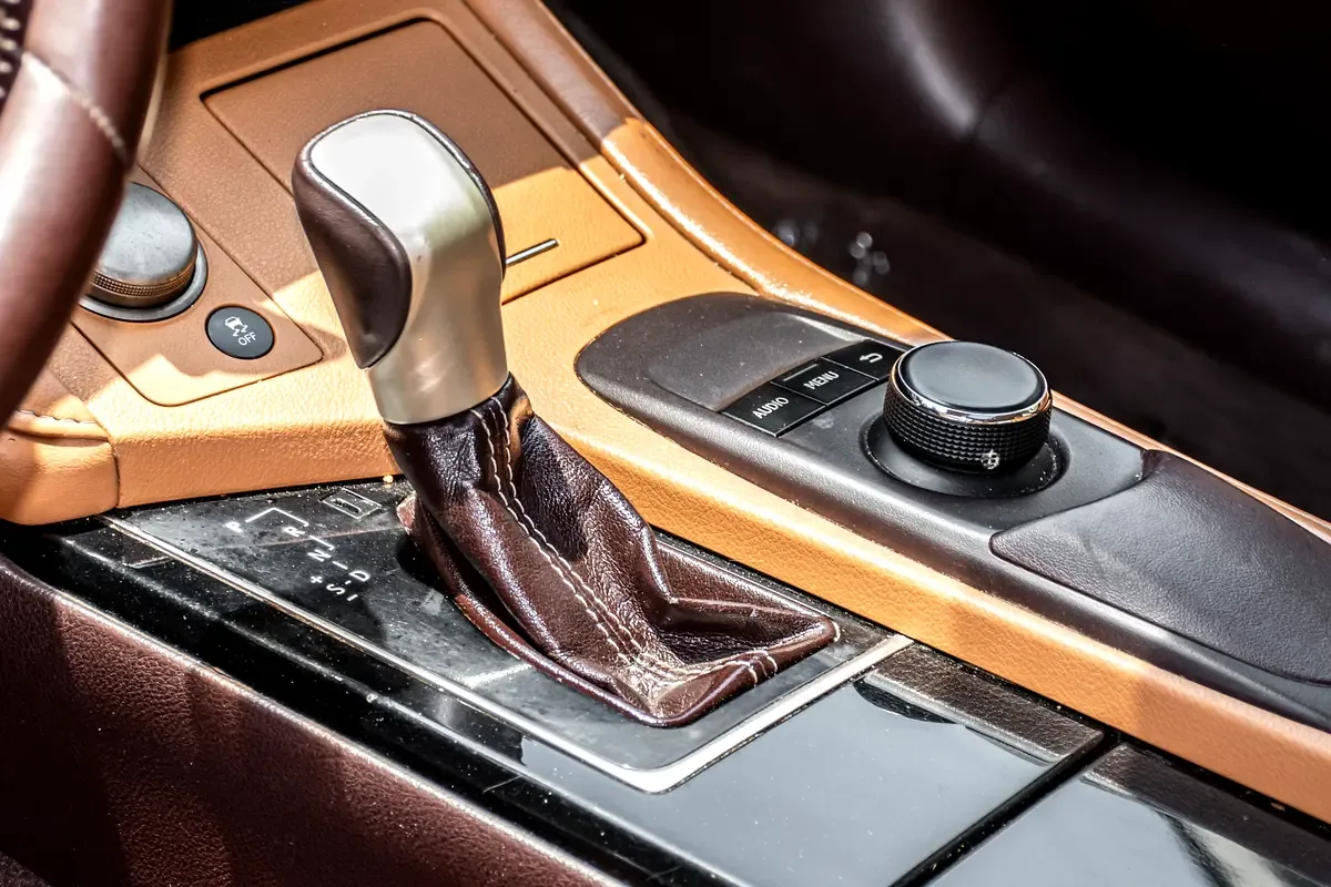 Lexus ES 350 AT (249 حصان) - 10