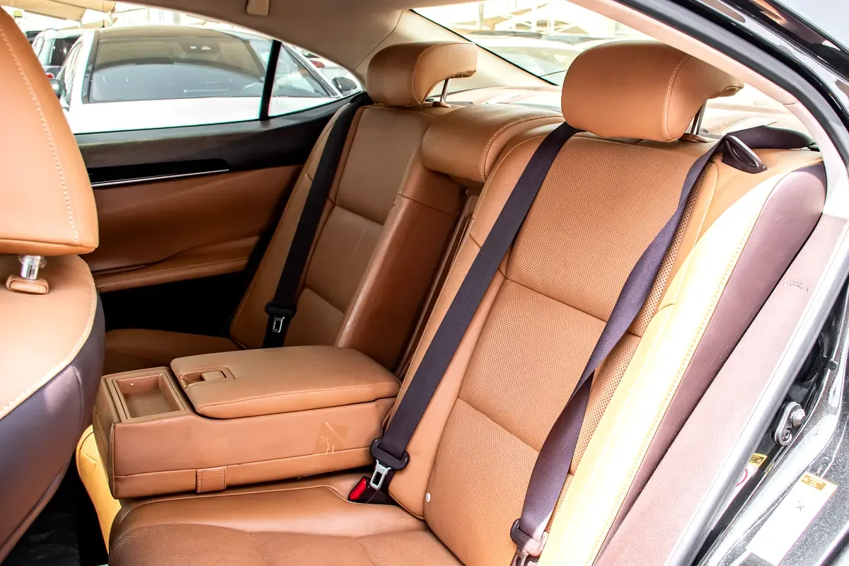 Lexus ES 350 AT (249 حصان) - 14