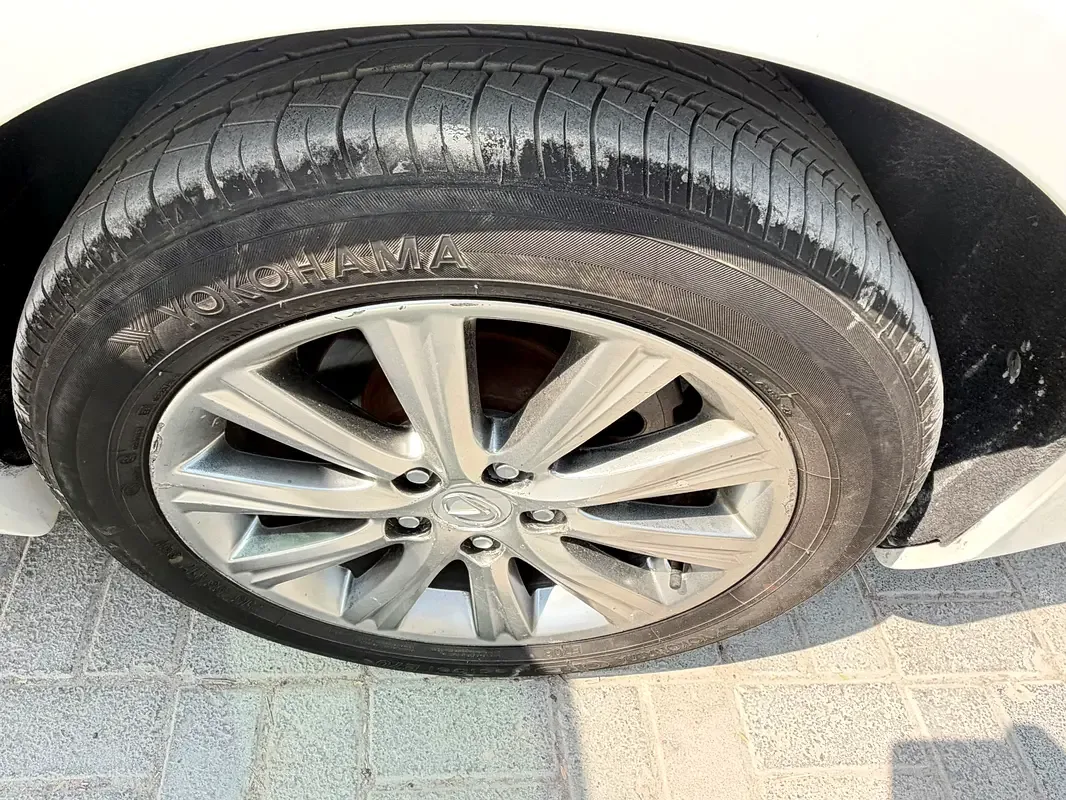 Lexus ES 350 AT (277 حصان) - 14