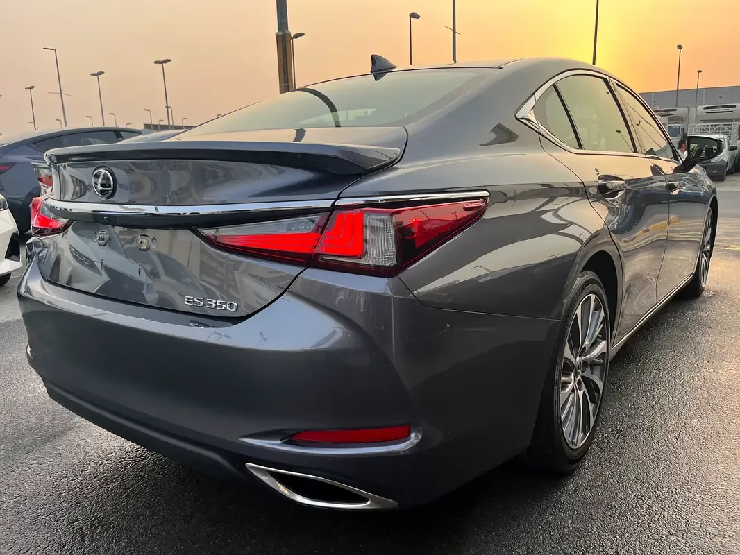 Lexus ES 350 AT (306 حصان) - 11