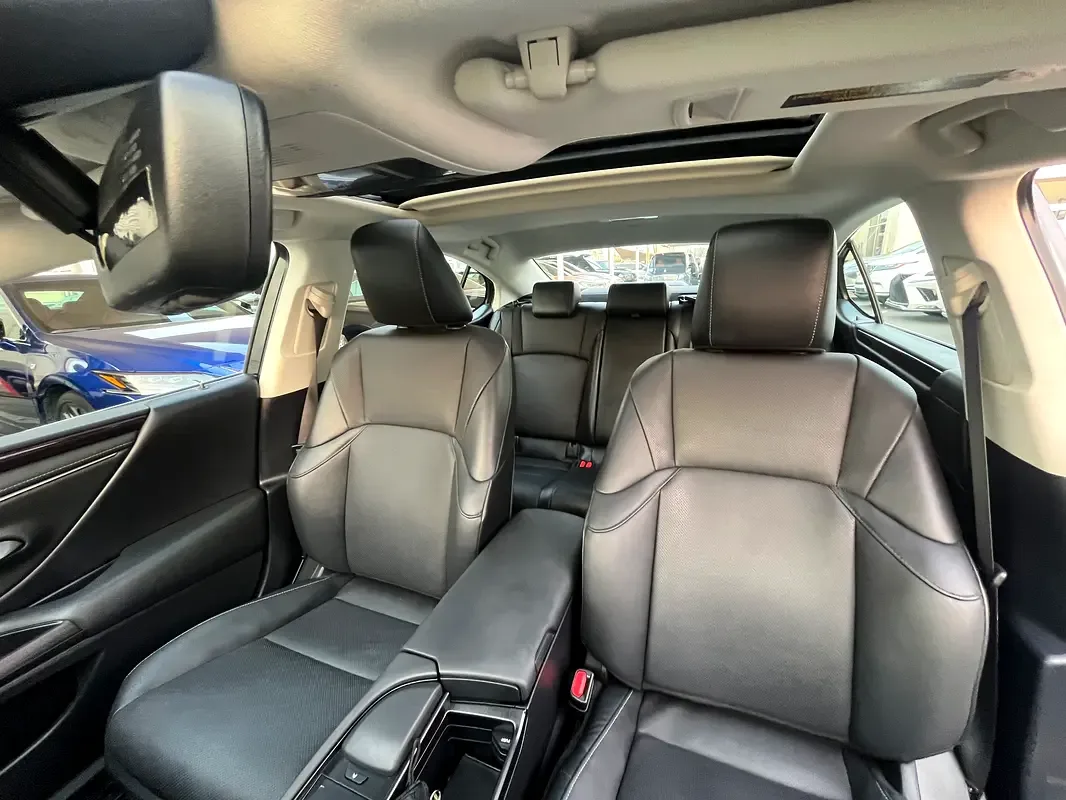 Lexus ES 350 AT (306 حصان) - 13