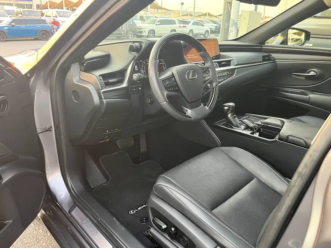 Lexus ES 350 AT (306 حصان) - 14