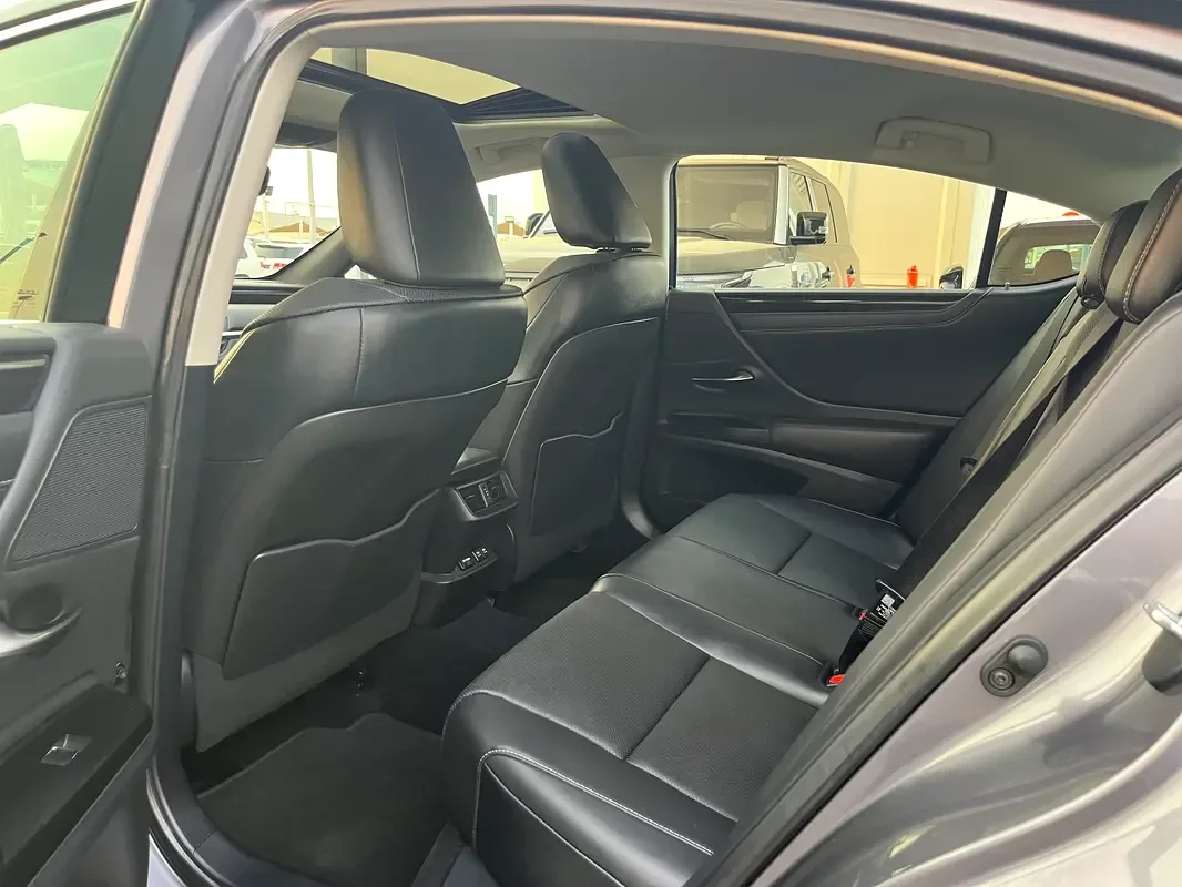 Lexus ES 350 AT (306 حصان) - 15
